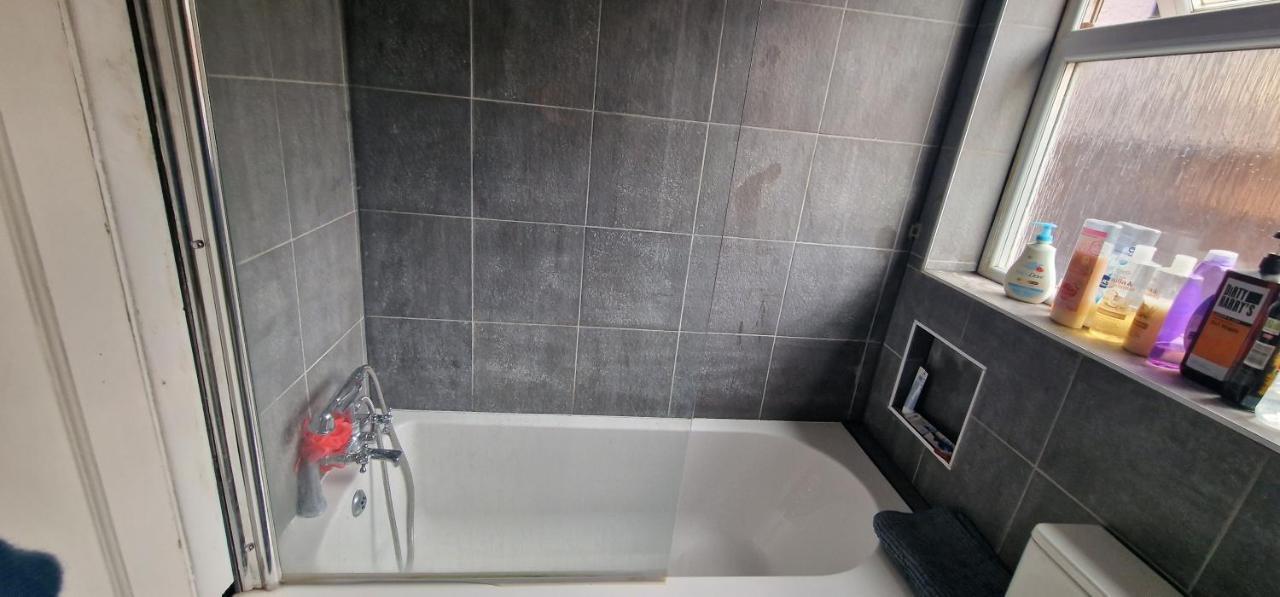Ritzs Place * Northolt (Greater London)