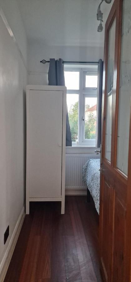Ritzs Place Bed & Breakfast Northolt (Greater London)